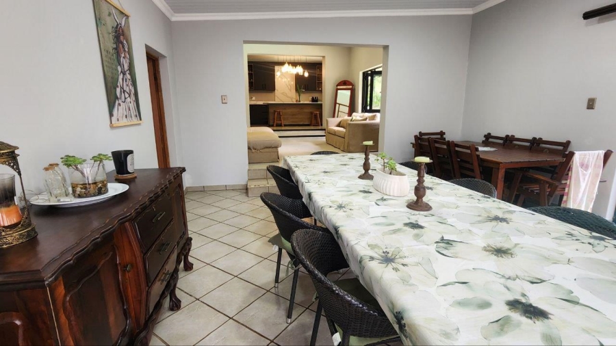 5 Bedroom Property for Sale in Safari Gardens North West